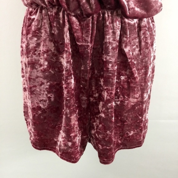 Romeo & Juliet Couture Rose Crushed Velvet Romper Size M NWT - Picture 7 of 10